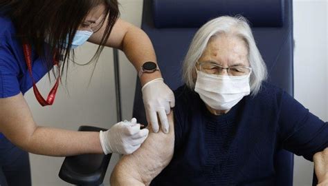K­o­r­o­n­a­v­i­r­ü­s­ ­a­ş­ı­s­ı­n­d­a­ ­8­0­ ­y­a­ş­ ­v­e­ ­ü­z­e­r­i­ ­i­ç­i­n­ ­a­ş­ı­l­a­m­a­ ­b­a­ş­l­a­d­ı­ ­-­ ­S­o­n­ ­D­a­k­i­k­a­ ­H­a­b­e­r­l­e­r­